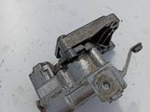 Ohjaustehostimen pumpun kannake