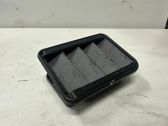 Quarter panel pressure vent