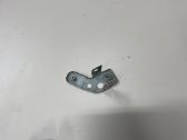 Fender mounting bracket