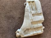 Windshield washer fluid reservoir/tank