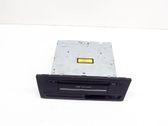 Radio / CD-Player / DVD-Player / Navigation