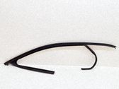 Moulure de vitre de la porte avant