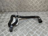 Tuyau de liquide de refroidissement moteur
