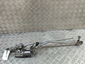 Tringlerie et moteur d'essuie-glace avant