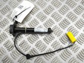 Konepellin jalankulkijoiden turvatyynytoimilaite