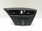 Radio/CD/DVD/GPS-pääyksikkö