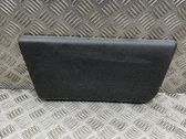 Listón embellecedor de la puerta delantera (moldura)