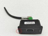 USB-pistokeliitin