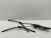 Windshield/front glass wiper blade