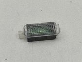 Luz interna puerta delantera