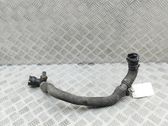 Tuyau de liquide de refroidissement moteur