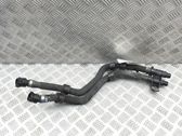 Tuyau de liquide de refroidissement moteur