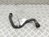 Tuyau de liquide de refroidissement moteur