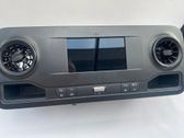 Radio / CD-Player / DVD-Player / Navigation