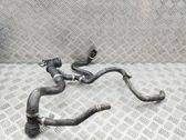 Tuyau de liquide de refroidissement moteur
