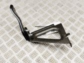 Fender mounting bracket