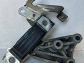 Engine mounting bracket
