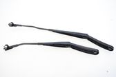 Windshield/front glass wiper blade