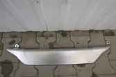 Moldura embellecedora de la barra del amortiguador trasero
