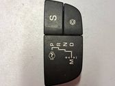 Gear shift selector indicator