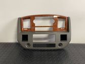 Moldura de la unidad delantera de radio/GPS