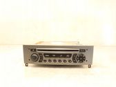 Moldura de la unidad delantera de radio/GPS