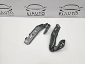 Engine bonnet/hood hinges