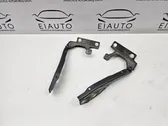 Engine bonnet/hood hinges