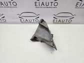 Engine mounting bracket