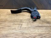 Accelerator throttle pedal