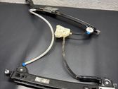Rear window lifting mechanism without motor