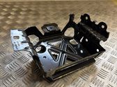 Battery bracket