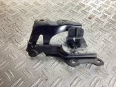 Engine bonnet/hood hinges