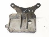 Engine mounting bracket
