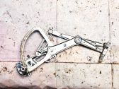 Regulador con motor de la ventanilla de la puerta corredera