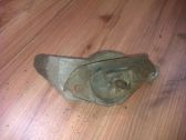 Engine mount bracket