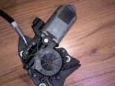 Motor del regulador de la ventanilla de la puerta delantera