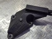 Engine mounting bracket