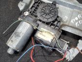 Motor del regulador de la ventanilla de la puerta delantera
