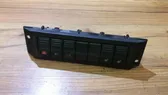 Botón interruptor de luz de peligro