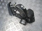 Engine mounting bracket