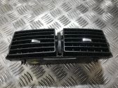 Grille d'aération centrale