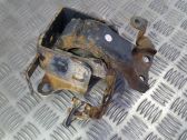 Engine mount bracket