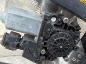 Moteur de lève-vitre de porte arrière