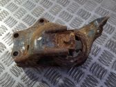 Engine mount bracket
