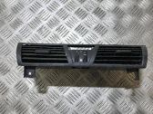 Rejilla de ventilación central del panel