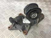 Engine mount bracket