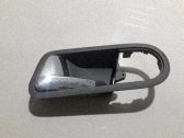 Poignée inférieure de porte avant