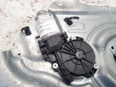 Motor del regulador de la ventanilla de la puerta delantera