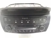 Radio/CD/DVD/GPS-pääyksikkö